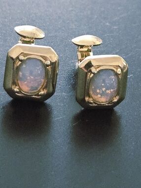Vintage Avon Faux Opal And Gold Tone Cabochon Clip On Earrongs